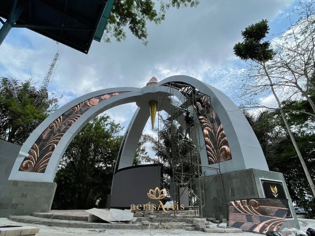 Gunung Tidar Monument Copper Art Magelang